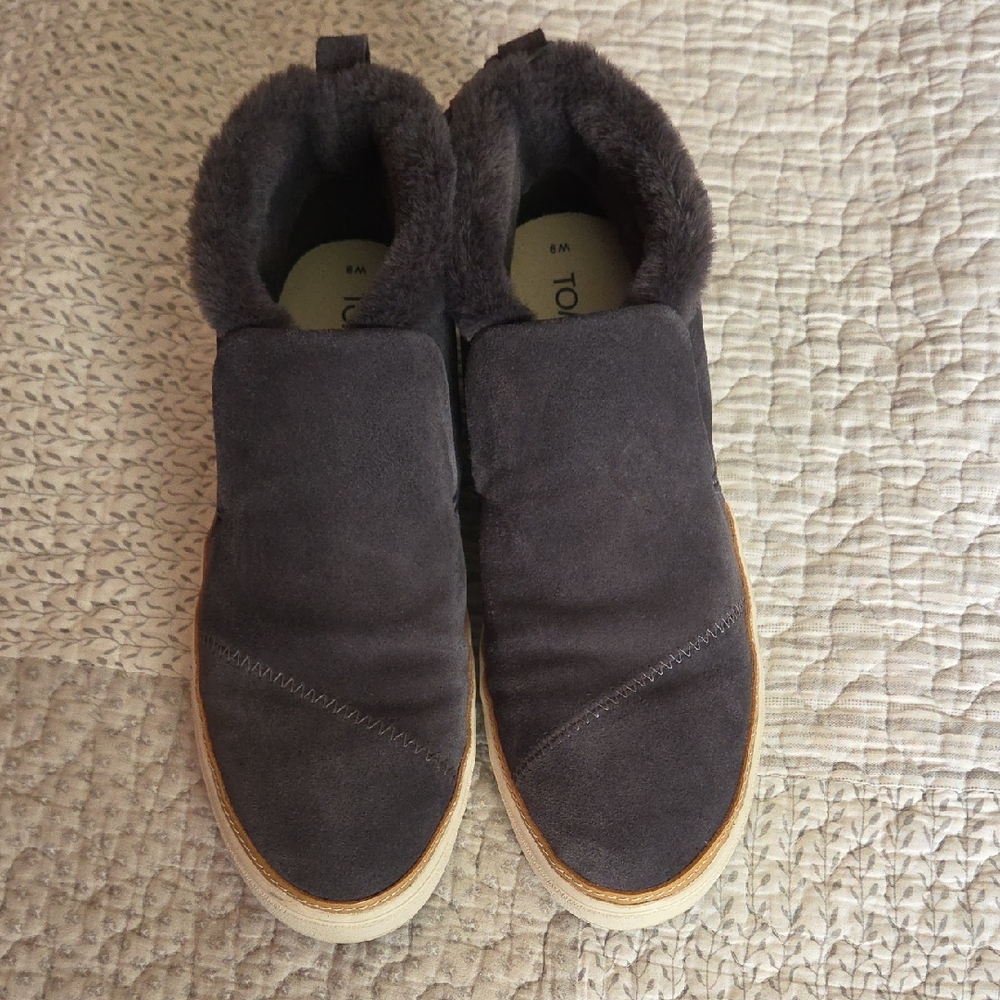 Toms Women's Dark Gray Suede Boots